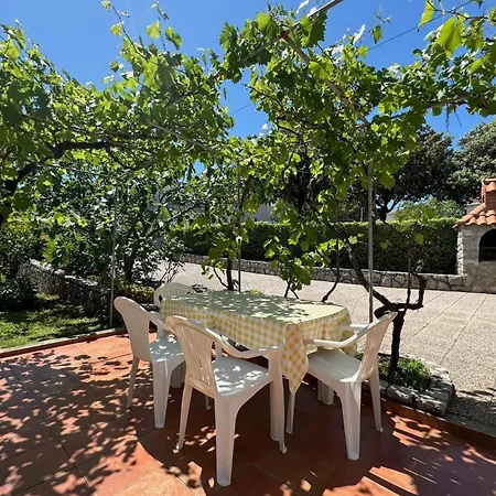 Apartman Ella *